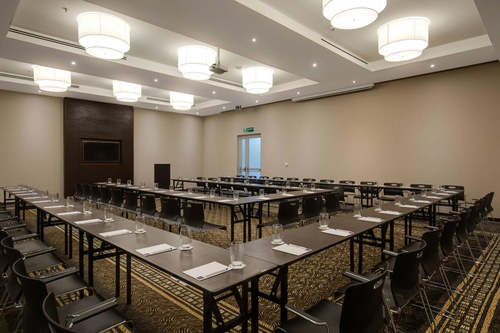 Protea Hotel By Marriott Owerri Select Bagian luar foto