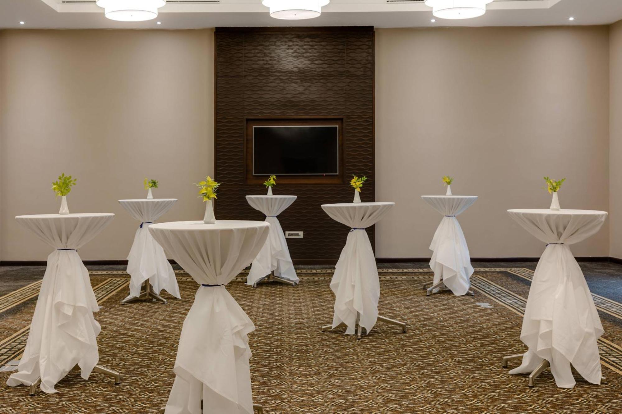Protea Hotel By Marriott Owerri Select Bagian luar foto